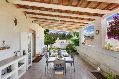 Villa | Terrace/patio