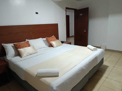 Standard Double Room | Desk, WiFi (free)