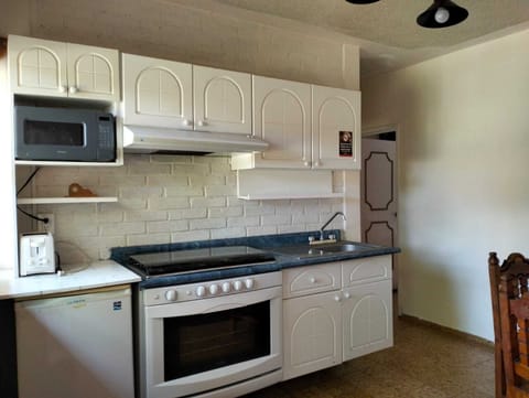 Studio, Kitchenette | Private kitchen