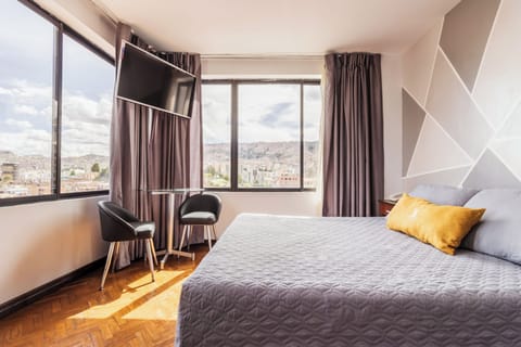Double Room | Desk, WiFi (free), bed sheets