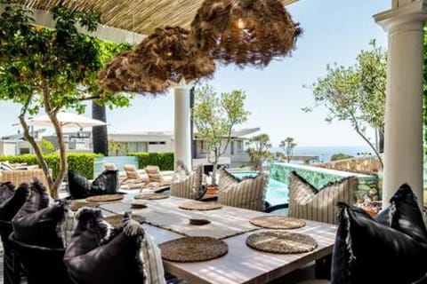 House | 4 bedrooms, desk, Internet