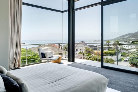 Villa | 5 bedrooms, desk, Internet