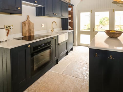 Fridge, dishwasher, electric kettle, toaster