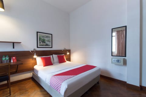Deluxe Double Room | Desk, blackout drapes, WiFi (free), bed sheets
