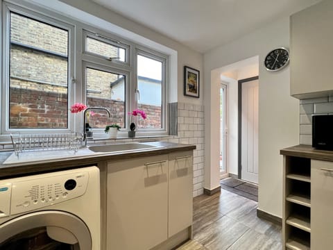 Family Townhome | Private kitchen