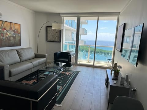 Basic Apartment, 1 King Bed with Sofa bed | Living area