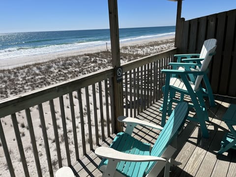 Rm #316 Standard 2 Double Beds Pets No | Balcony view