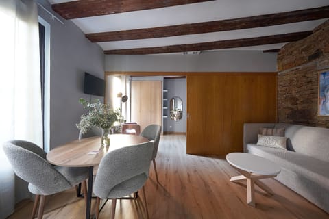 1 Bedroom Apartment with Sofa Bed | Premium bedding, in-room safe, free WiFi, bed sheets