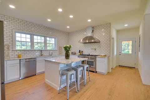 House (6 Bedrooms) | Interior