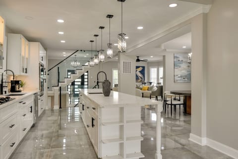 House (6 Bedrooms) | Front of property