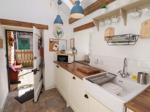 Fridge, dishwasher, cookware/dishes/utensils