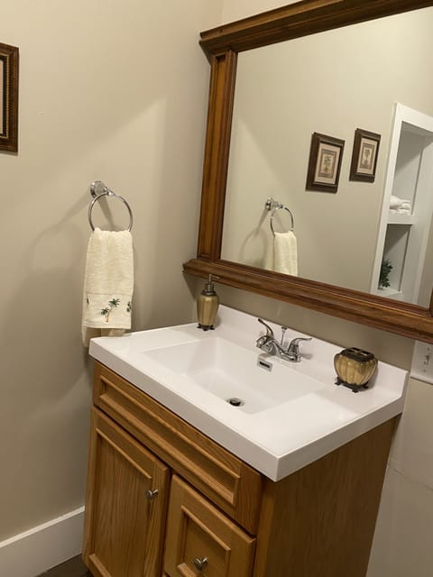 Exclusive Room, Hill View, Slope side | Bathroom | Free toiletries, hair dryer