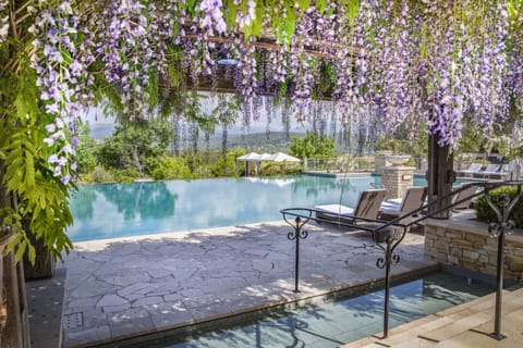 Indoor pool, seasonal outdoor pool, sun loungers