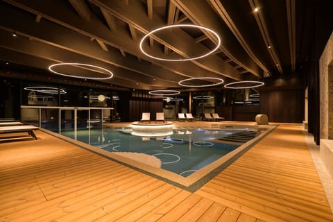 Indoor pool, outdoor pool