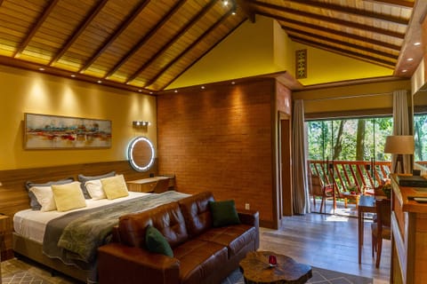 Premium Studio Suite, 1 King Bed | Hypo-allergenic bedding, free WiFi