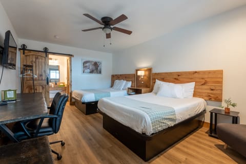 Deluxe Double Room, 2 Queen Beds | Free WiFi