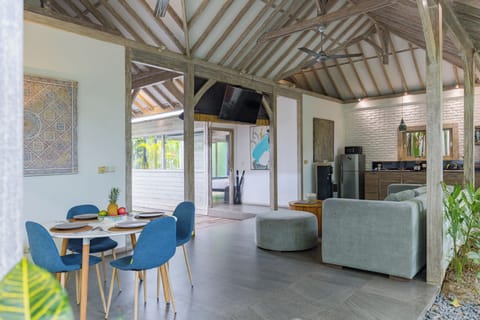 Exclusive Villa | Living area