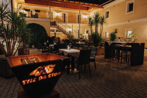 Classic Single Room, Accessible, Non Smoking | Courtyard view