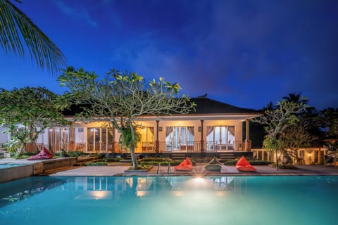 Deluxe Suite, 1 Bedroom, Non Smoking, Pool View | Exterior