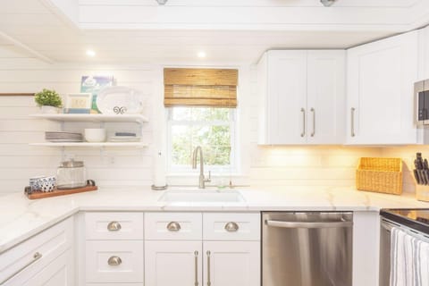 Condo, Multiple Beds, Balcony (S.S. Fontana) | Private kitchen | Fridge, microwave, oven, stovetop