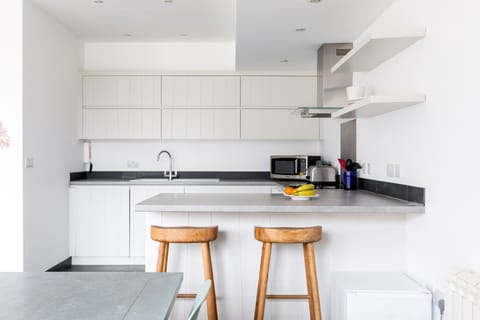 Fridge, dishwasher, electric kettle, toaster