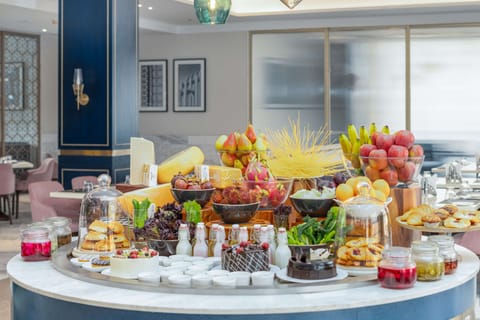 Daily buffet breakfast for a fee