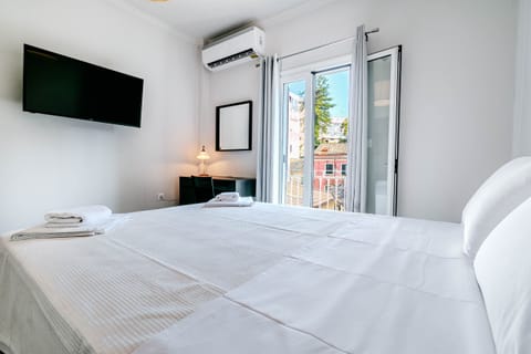 City Apartment | 1 bedroom, soundproofing, free WiFi, bed sheets