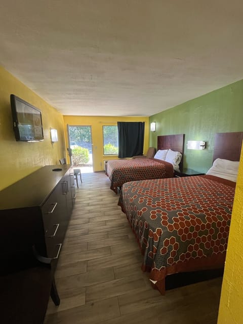 Standard Double Full Bed Room | Premium bedding, pillowtop beds, iron/ironing board, free WiFi