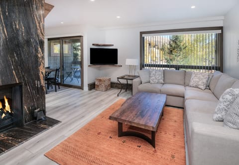 Condo, 1 Bedroom | Living area