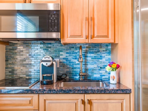 Room 211 – Two-bedroom suite | Private kitchen | Fridge, espresso maker