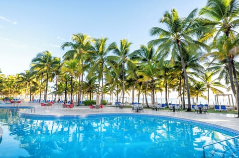 2 outdoor pools, sun loungers
