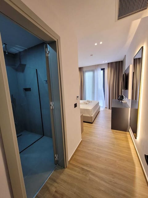 Double Room | Premium bedding, in-room safe, desk, blackout drapes