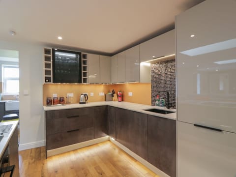 Fridge, dishwasher, electric kettle, toaster