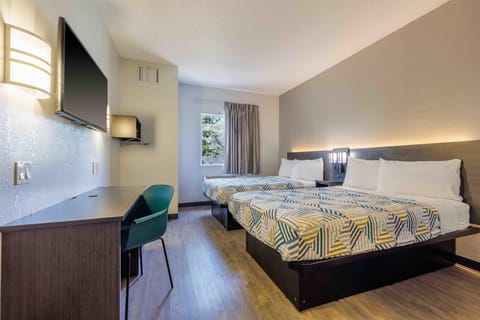 Desk, laptop workspace, blackout drapes, free WiFi