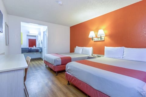 Desk, free cribs/infant beds, free WiFi, bed sheets