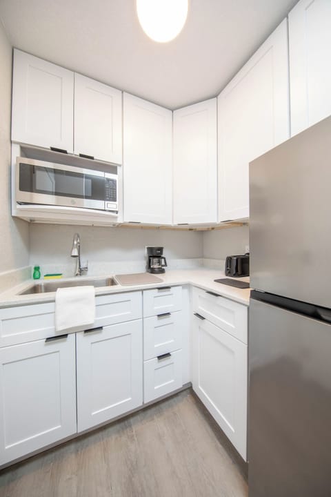 Microwave, coffee/tea maker