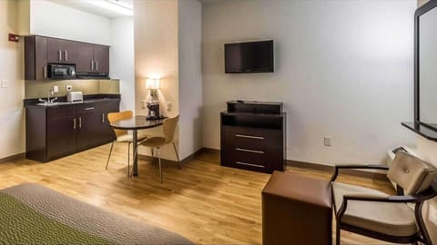 Iron/ironing board, WiFi (free), alarm clocks, bed sheets
