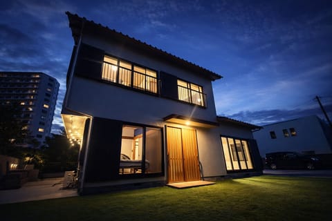 Basic House, Multiple Beds, Non Smoking, Beachside | 4 bedrooms, blackout drapes, iron/ironing board, WiFi (free)