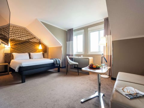 Room, Multiple Beds (Sleep Easy) | Hypo-allergenic bedding available, desk, blackout drapes, soundproofing
