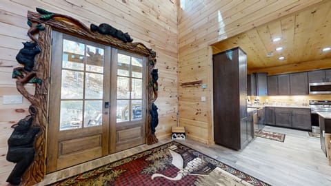 Cabin, 5 Bedrooms | Interior