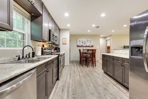 House (2 Bedrooms) | Interior