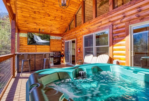 Cabin, 2 Bedrooms | Property grounds