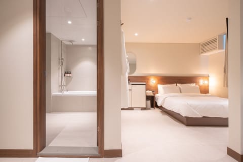 Blue Station | Premium bedding, blackout drapes, soundproofing, free WiFi