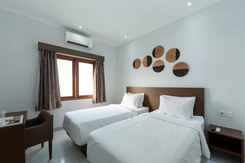 Deluxe Twin Room | Desk, free WiFi, bed sheets