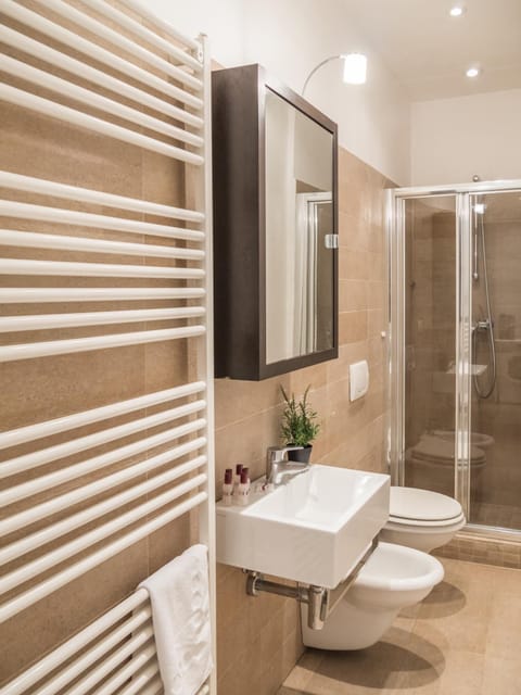 Apartment | Bathroom