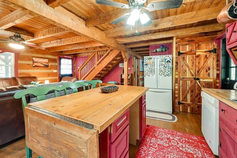 House (4 Bedrooms) | Interior