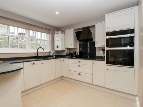 Fridge, dishwasher, electric kettle, toaster