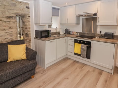 Fridge, dishwasher, electric kettle, toaster