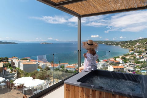 Deluxe Suite, 1 Bedroom | Beach/ocean view