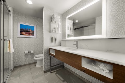 Room, 1 King Bed, Refrigerator & Microwave | Bathroom shower